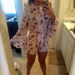 FLORAL ROMPER 🌸HOST PICK🌸